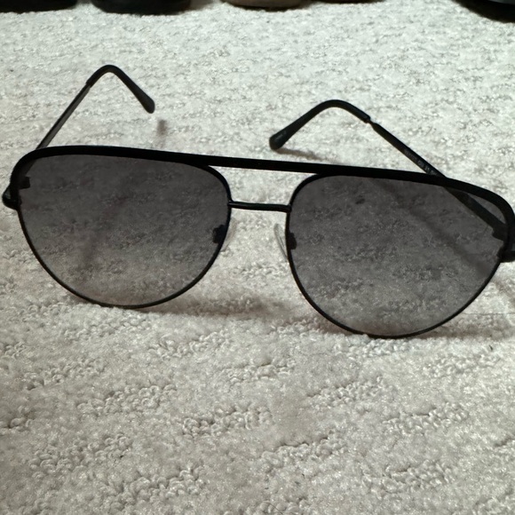 Black Aviator Sunglasses - Picture 3 of 3